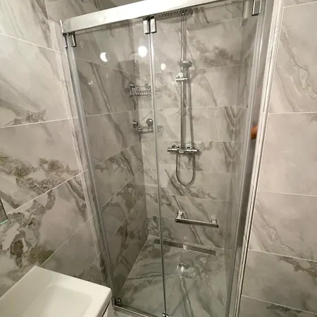 Familiale Climatisee, Proche & Lacs شقة *